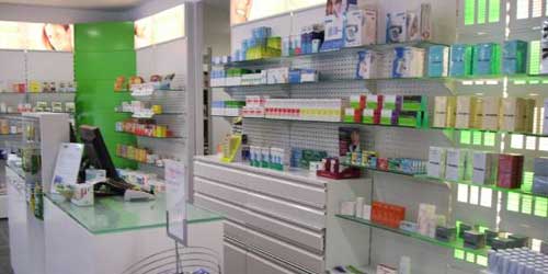 Estanterias con fondo troquelado para productos emblistados, cajones, estanterías de cristal, mostrador con sobre de cristal, mobiliario para farmacia